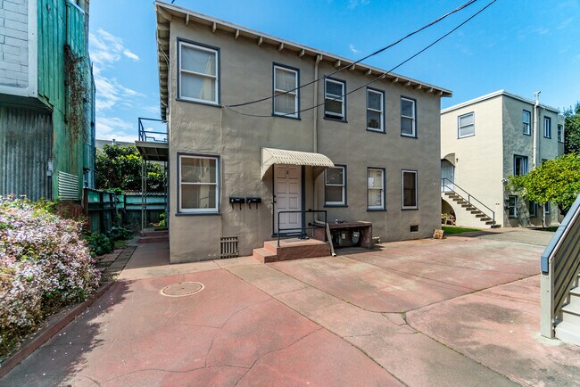 Building Photo - 1535 Everett St