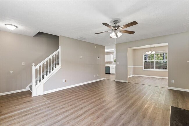 Foto del edificio - 3228 Diamond Blf