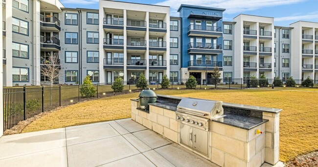 Building Photo - The Samford Glenn Apartments