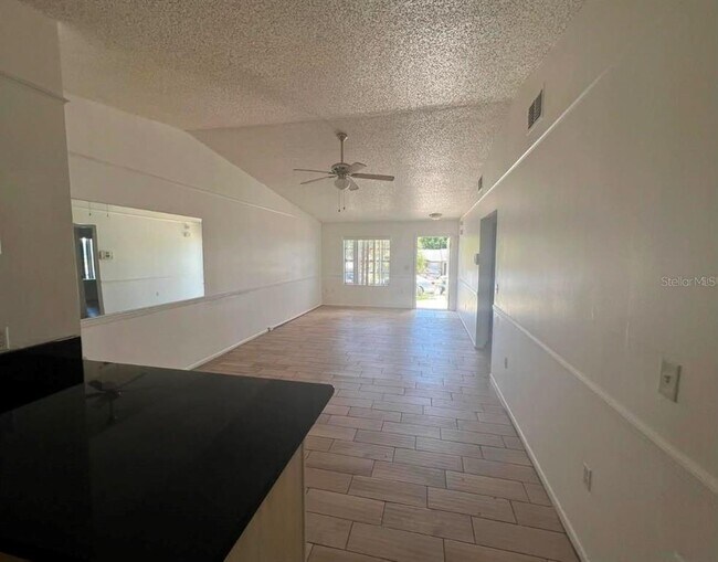 Foto del edificio - 1109 Woodman Way