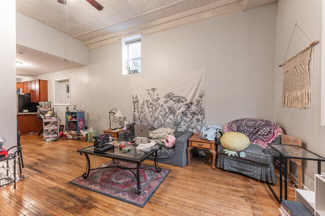 Foto del edificio - 3151 N Southport Ave