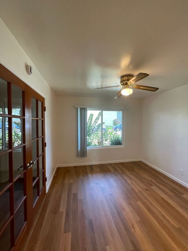 Foto del edificio - 1033 Fontana Dr