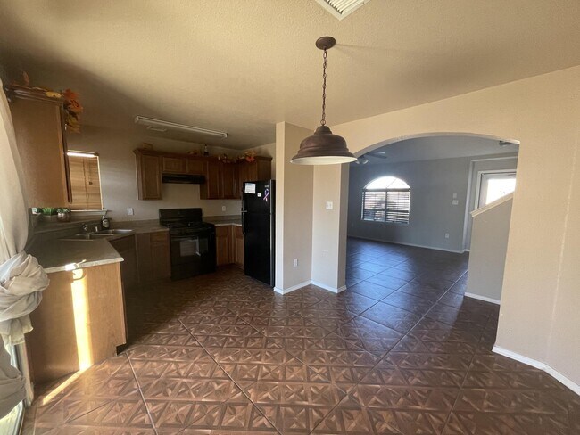Building Photo - 13934 Vaquero Rock Dr