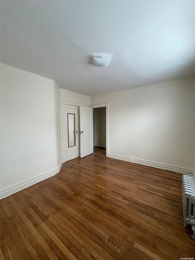 Primary Photo - 87-32 114th St