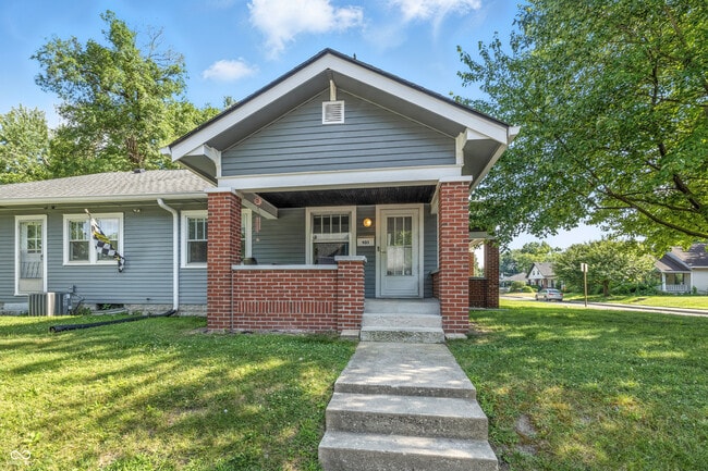 Building Photo - 903 E 51st St