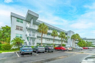 Building Photo - 101 Royal Pk Dr