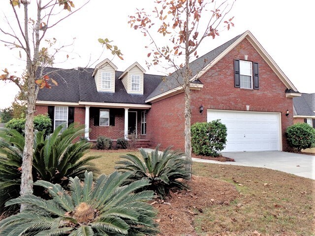 Primary Photo - 123 Hall St