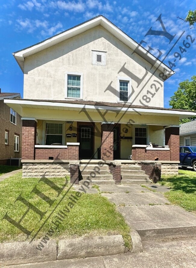 Building Photo - 2325 S 8th St