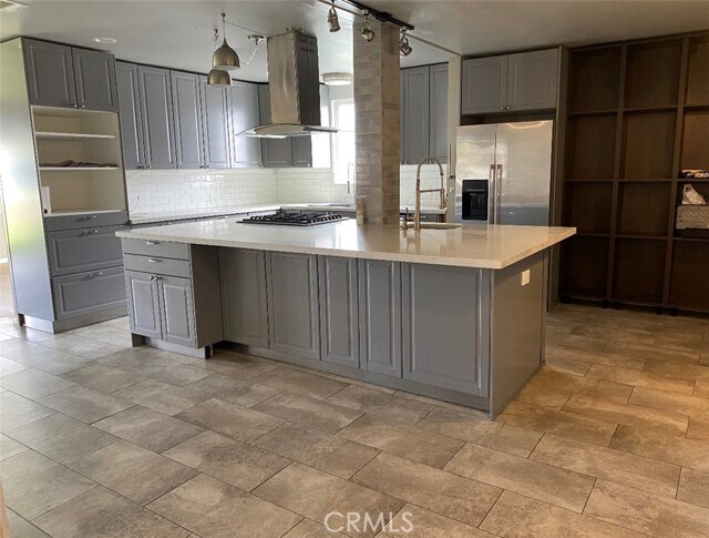 Foto del edificio - 5125 McClintock Ave