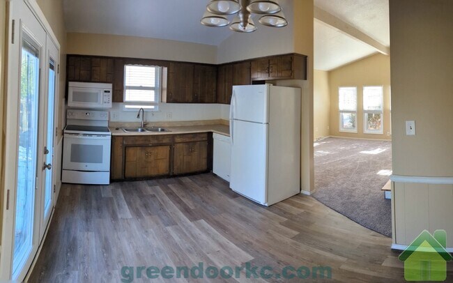 Building Photo - 1602 E Cedar Pl