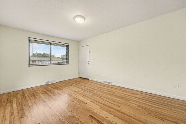Foto del edificio - 76 Newland Ct