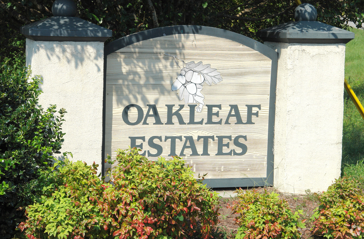 Building Photo - Oakleaf Estates