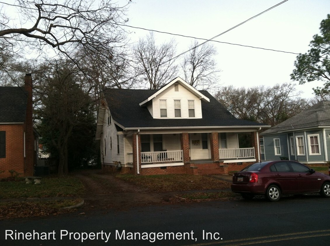 Primary Photo - 411 N Confederate Ave