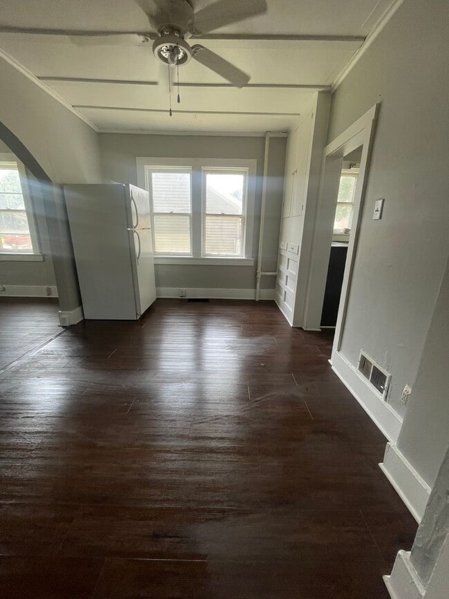 Building Photo - 2bd 1ba single family home