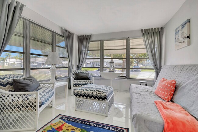 Foto del edificio - 1182 S Drive Cir