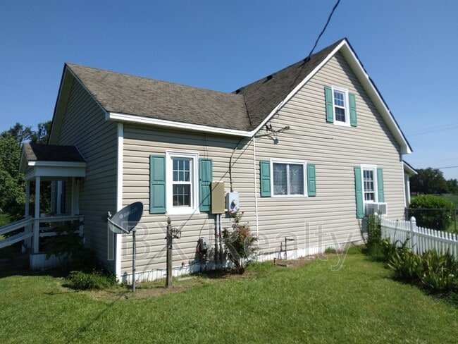 Foto del edificio - 697 Okisko Rd