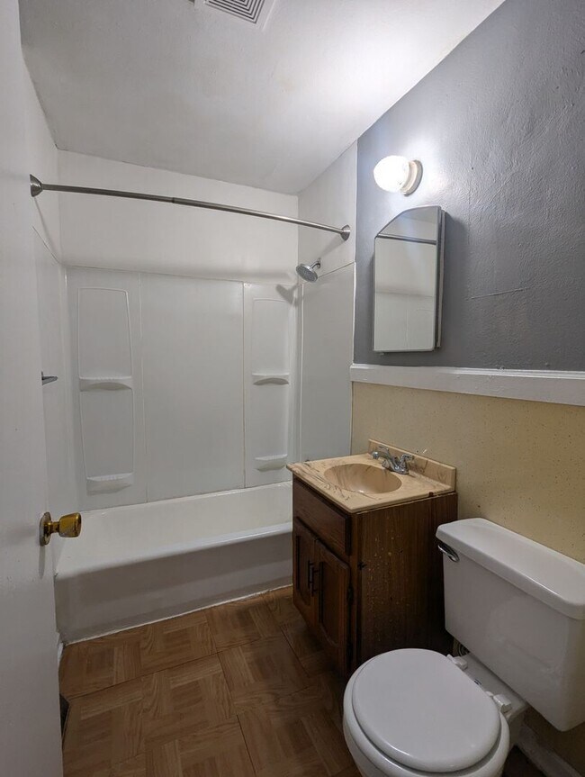 Foto del edificio - 403 Lee Rd