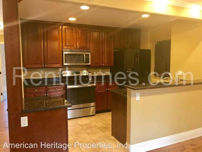 Building Photo - 2 br, 2 bath House - 3187  Via Alicante #151