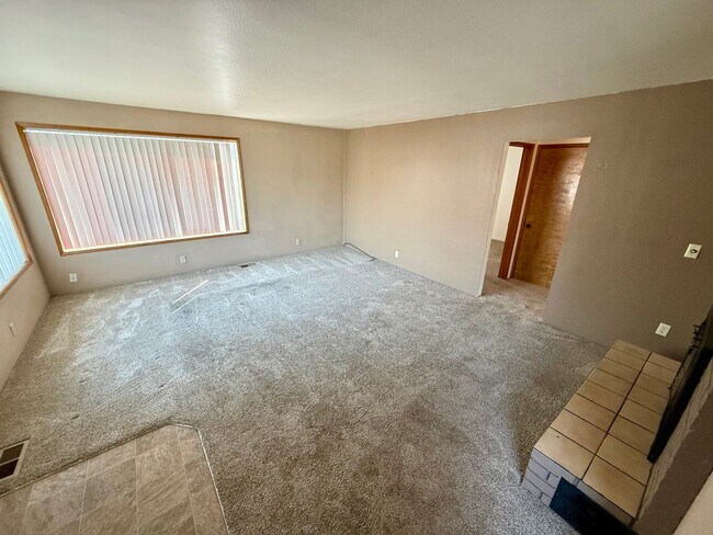 Foto del edificio - Welcome to this Charming 3 bedroom, 2 bath...
