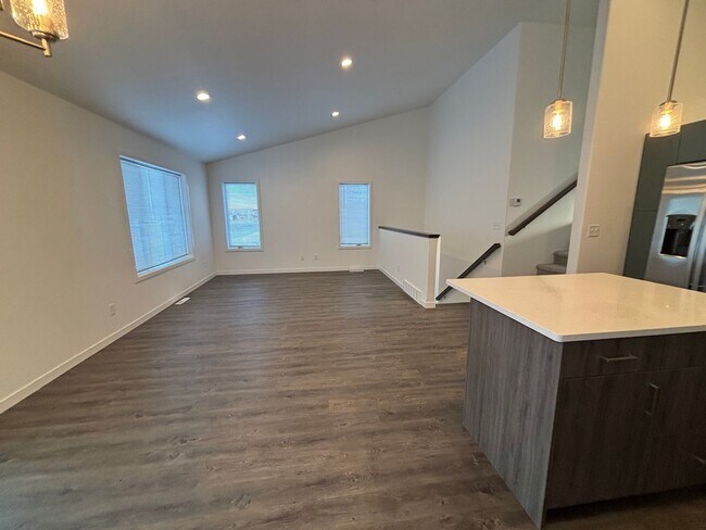 Foto del edificio - 3 Bed 3 Bath Townhome