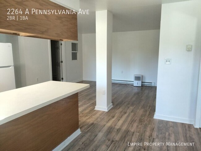Building Photo - 2 Bedroom / 1 Bathroom Apartment in Martin...