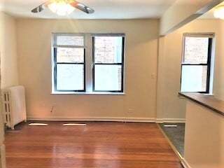 Building Photo - 644 W Wrightwood Ave