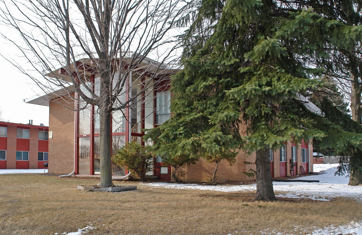 Building Photo - 7477 N Teutonia Ave