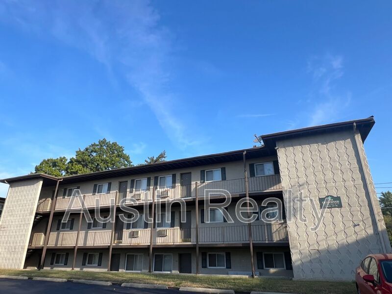 Primary Photo - 3706 Greenwood Blvd