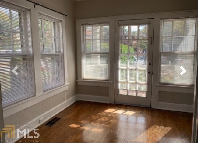 Foto del edificio - 1006 Greenwood Ave NE
