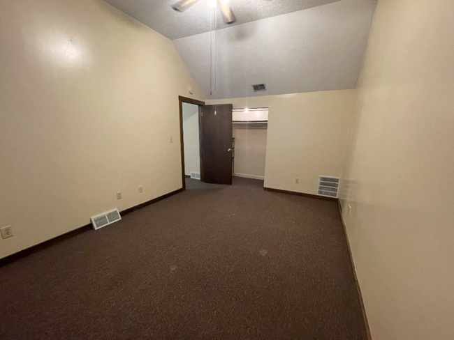 Foto del edificio - 11257 Main St