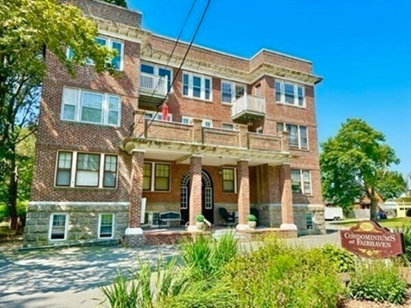 Foto del edificio - 138 Main St