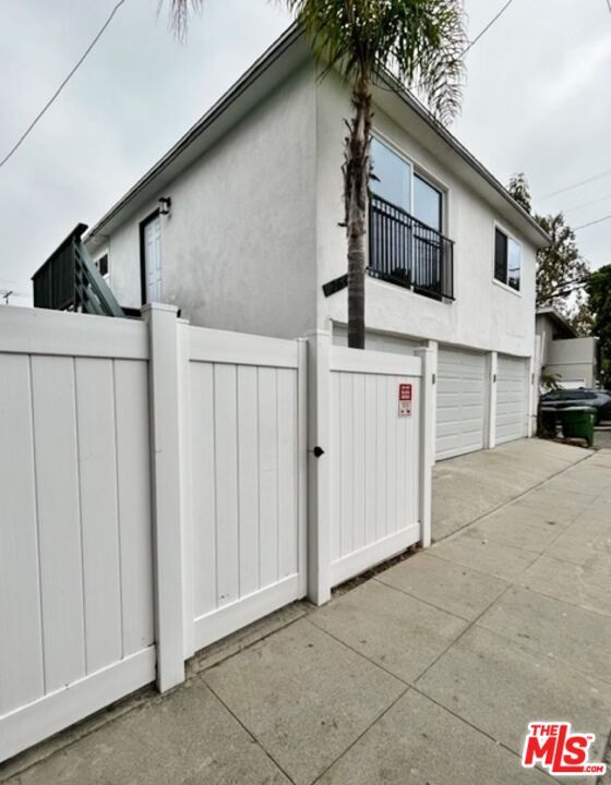 Entry gate - 2643 7th St