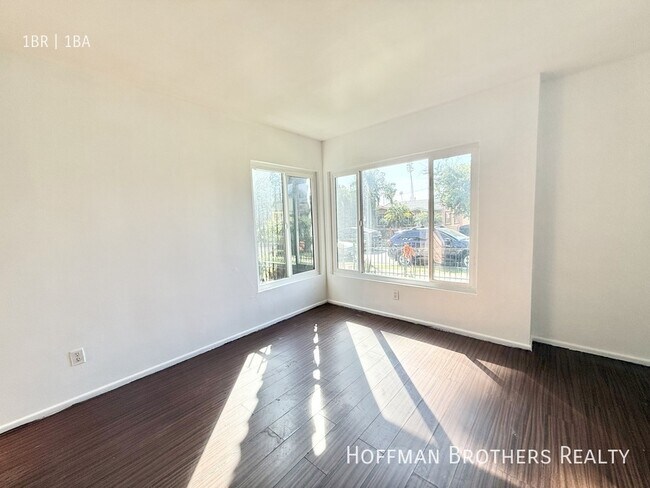 Foto del edificio - 1520 Meadowbrook Ave