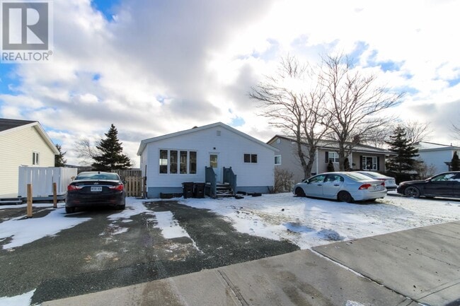 Building Photo - 55 Bonavista St