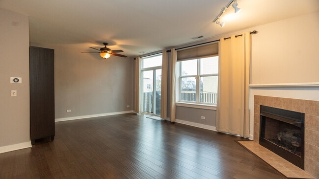 Foto del edificio - 2238 W Maypole Ave