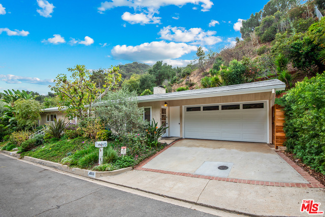 Building Photo - 4011 Mandeville Canyon Rd
