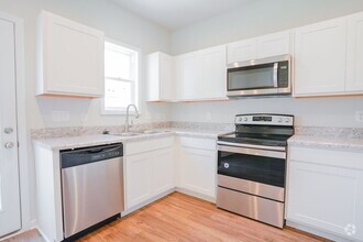 Building Photo - 135 N Prospect Dr