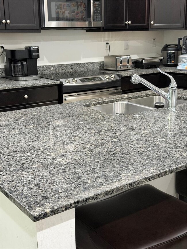 Foto del edificio - 3483 W 97th St