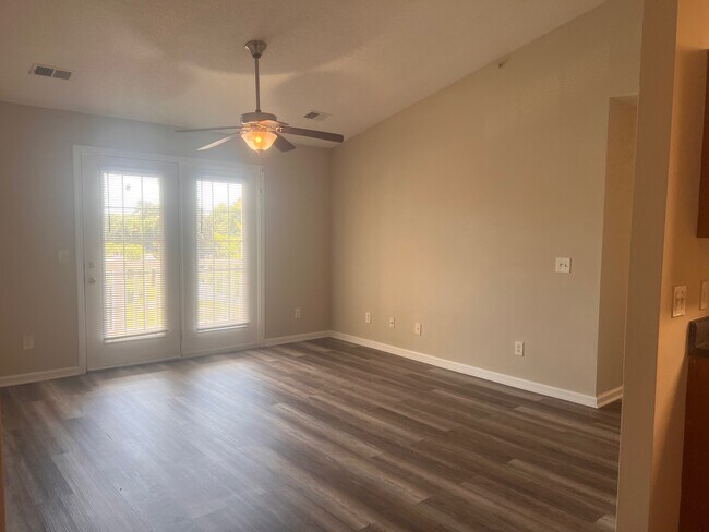 Building Photo - 155 1/2 Millstone Dr