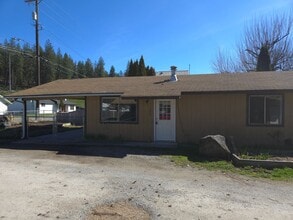 Building Photo - 1630 E Elm Ave