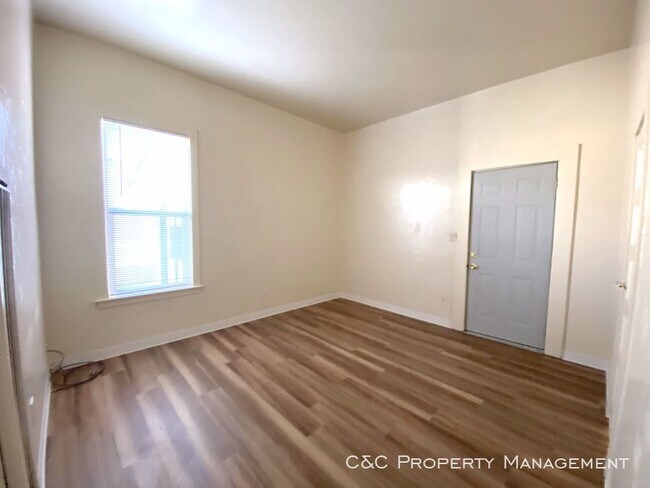 Building Photo - Pet Friendly Studio in South Salinas