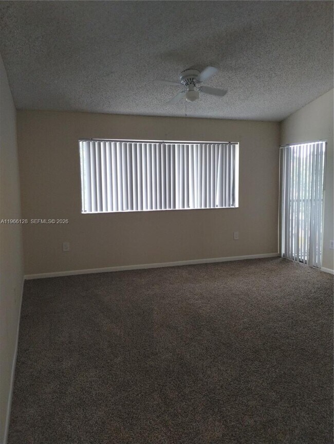 Foto del edificio - 2445 SW 18th Terrace