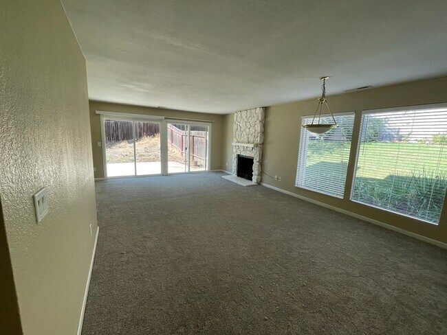 Building Photo - El Dorado Hills Condo