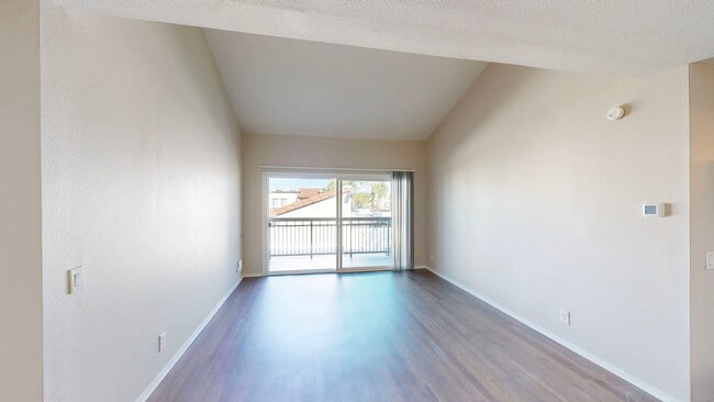 Interior Photo - Huntington Vista