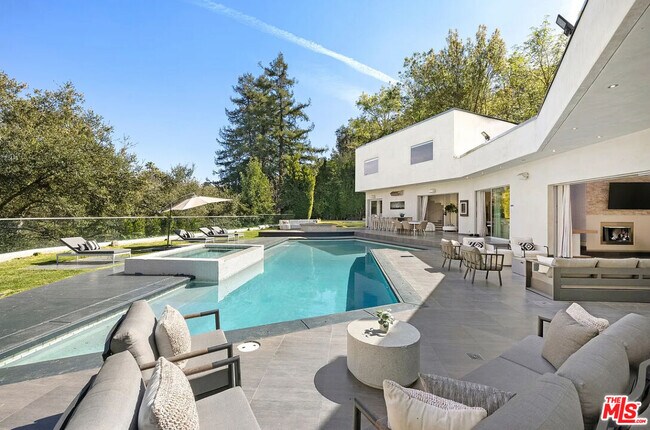 Foto del edificio - 2666 Hutton Dr