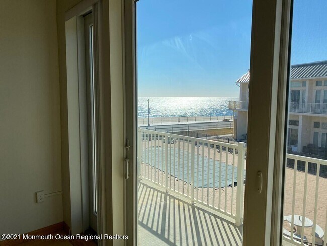 Foto del edificio - 448 Ocean Ave
