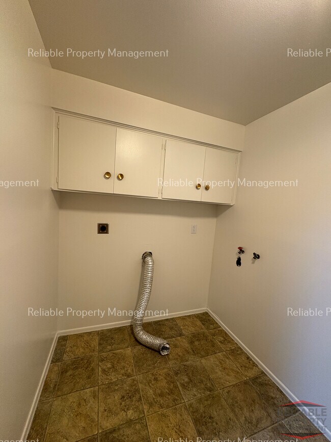 Foto del edificio - 319 Cottage Pl