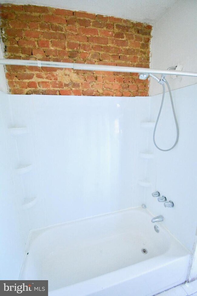 Building Photo - 433 Hansberry St