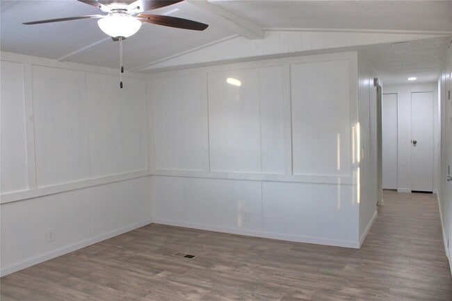 Building Photo - 21615 Erika Ct