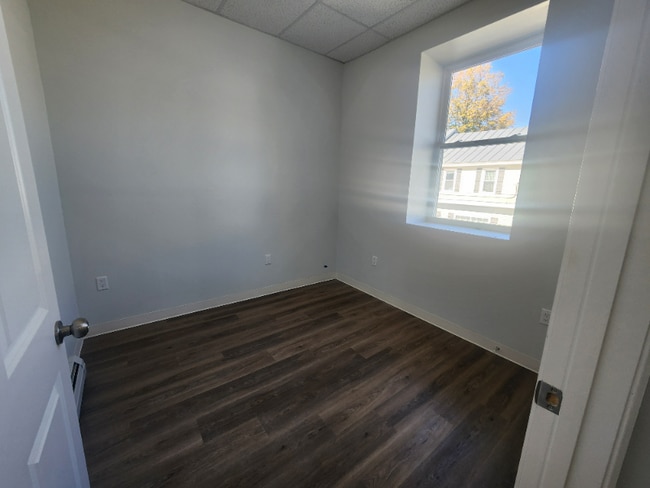 Building Photo - 151 S Main St